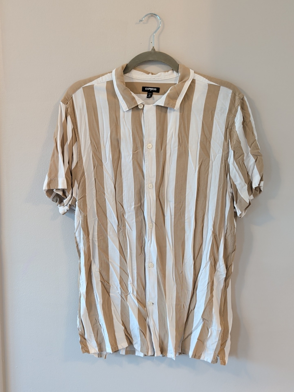 Medium Express Men’s Short-Sleeve Button-Down Shirt - Beige & White Stripes